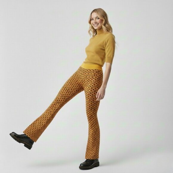 NWOT ZARA 70s Boho Hippie Knit High-Waist Flare Pants – Mustard Rust Geometric - Picture 4 of 16